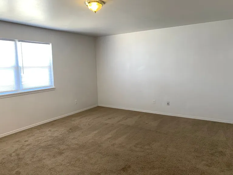 19706 Sackett Ln — Photo 3