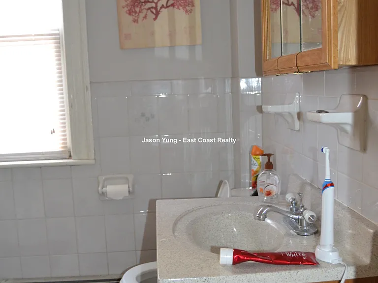 66 Quint Ave #1 — Photo 8