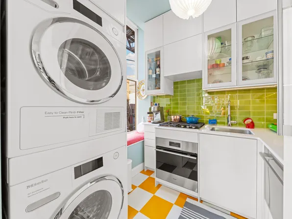 191 Clinton Street image 6 of 30