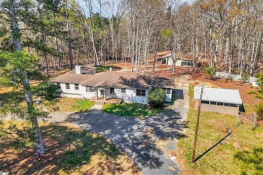 5th image of 612 Skippers Lodge Rd