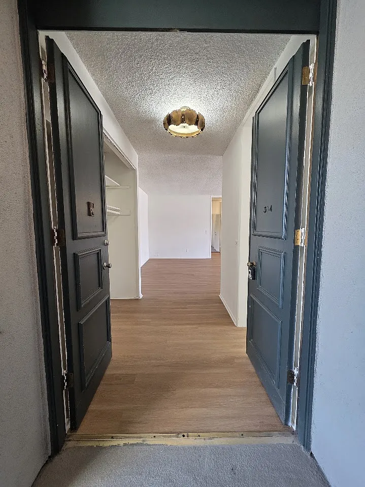 5020 Coldwater Canyon Ave — Photo 1