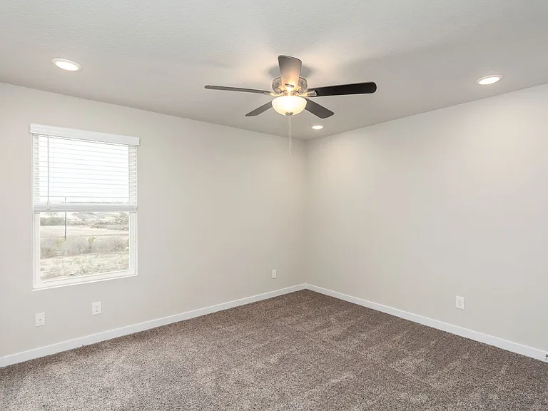263 Damon Dr — Photo 10