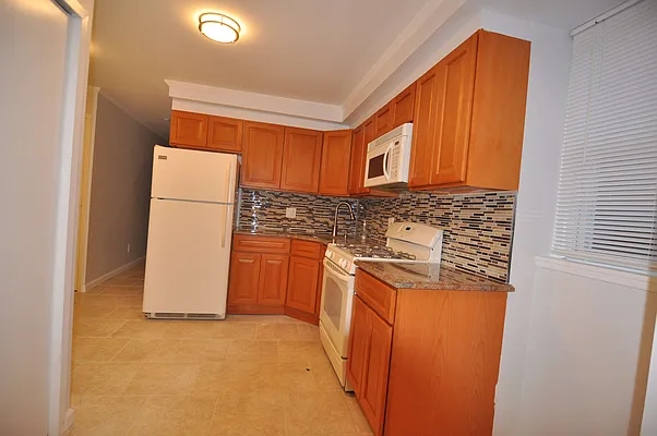 Rented by Click View Realty LLC | media 15