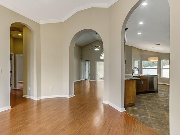 4th image of 4586 Royal Port Dr