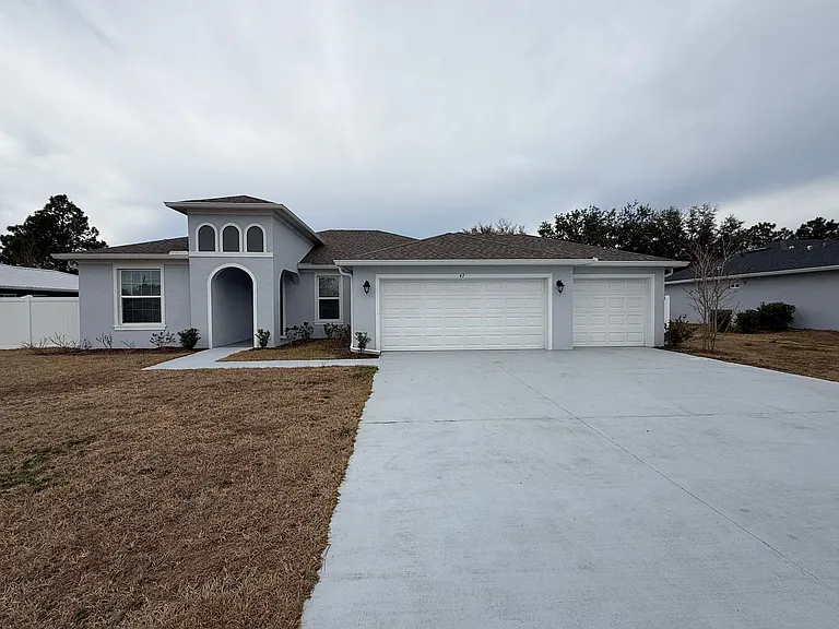 47 La Mancha Dr — Photo 3