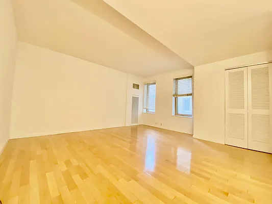 Rented by Compass | media 9