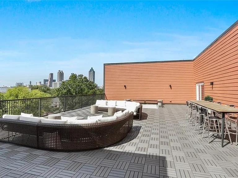 525 Parkway Dr #306 — Photo 3