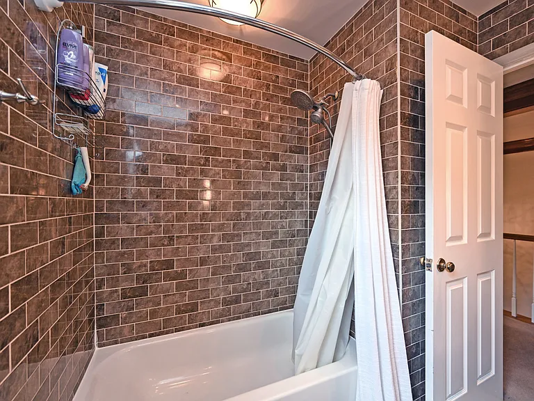 12046 Timberlake Dr — Photo 49