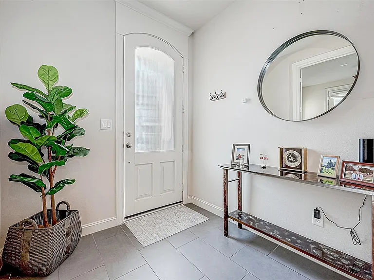 2524 Sherwin St — Photo 11