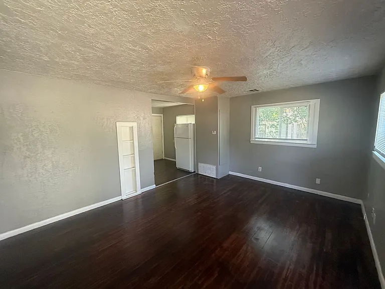 529 S Ponca — Photo 2