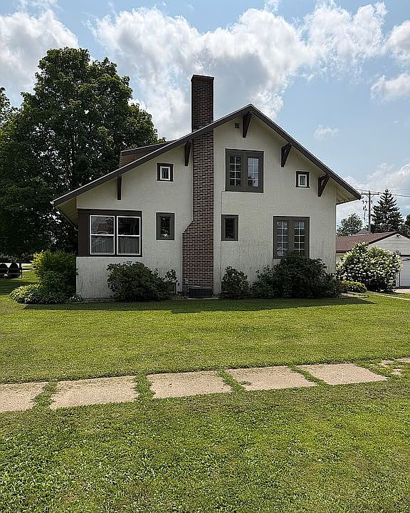 1st image of 404 S School St