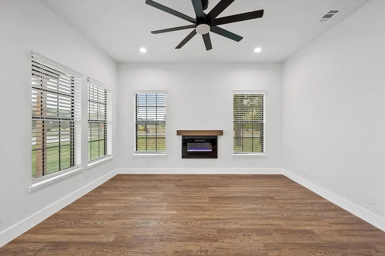 3 bed, 1400 sqft, $2,650 — Photo 4