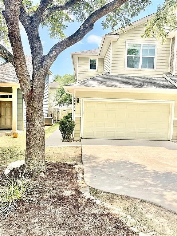 3 bed, 2.5 bath, 1580 sqft, $2,050 — Photo 1