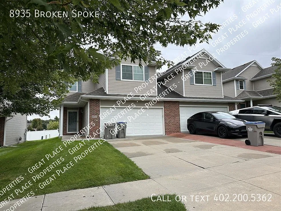 3 bed, 2.5 bath, 1738 sqft, $1,899 — Photo 1