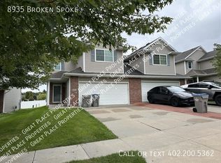 8935 Broken Spoke Dr, Lincoln, NE 68507