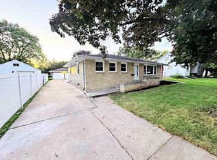 1111 Knapp St, Oshkosh, WI 54902