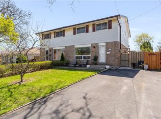 102 Berkindale Dr, Hamilton, ON L8E1M5