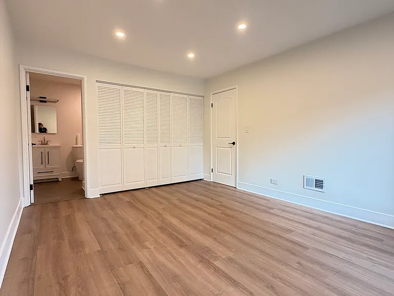 7353 Blackburn Ave #206 — Photo 17
