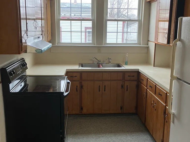 20 W Main St #1 — Photo 1