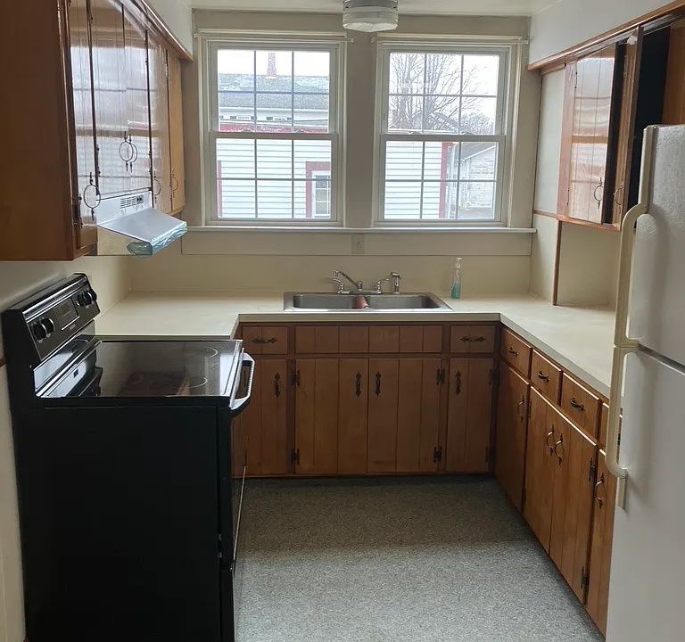 20 W Main St #1