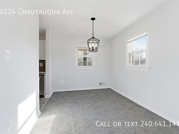 5th image of 10224 Chautauqua Ave