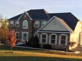 108 Paradise Valley Rd, Falling Waters, WV 25419