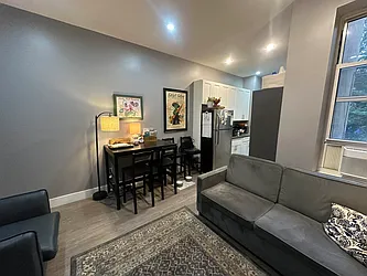 Rented by R New York