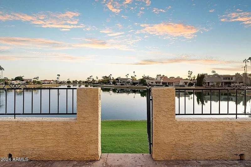 Building Photo - 8175 E Del Cuarzo Dr
