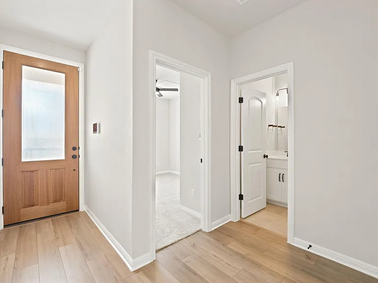 212 Swinging H Ln — Photo 3