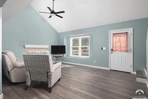 125 Sharon Dr — Photo 9