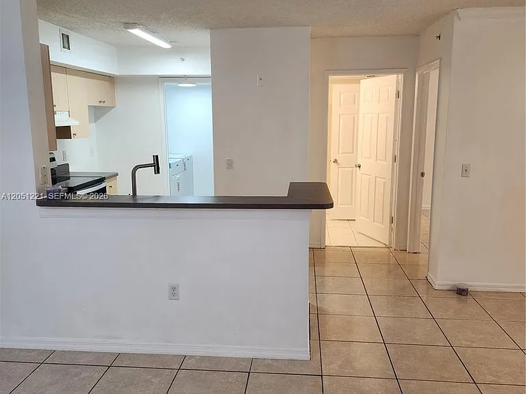 2433 Centergate Dr #203 — Photo 4