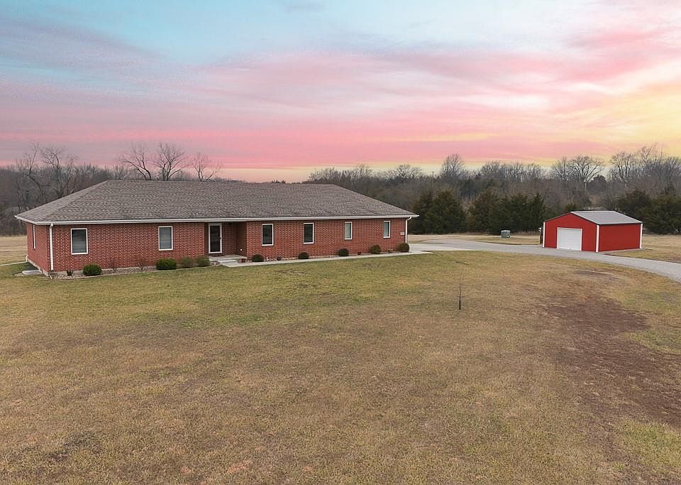 1st image of 21137 Linwood Rd