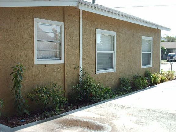 3rd image of 2882 Sanford Ave