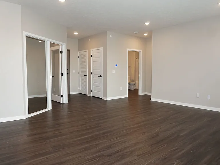 Level at Village Gardens — Photo 93