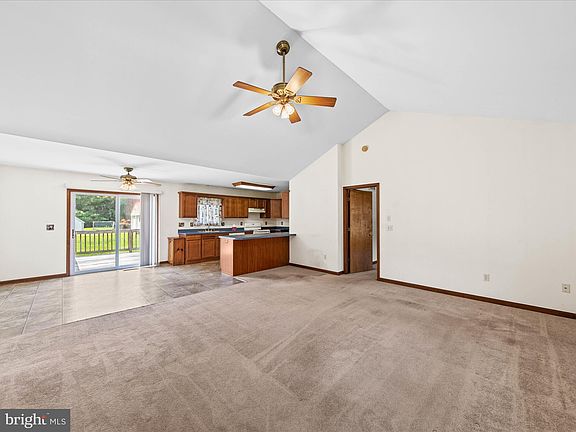 5th image of 25742 Spicer St