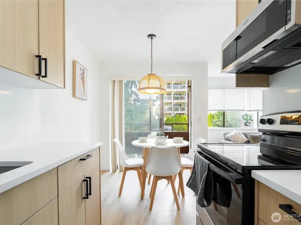 2100 N 106th Street #305, Seattle, WA 98133
