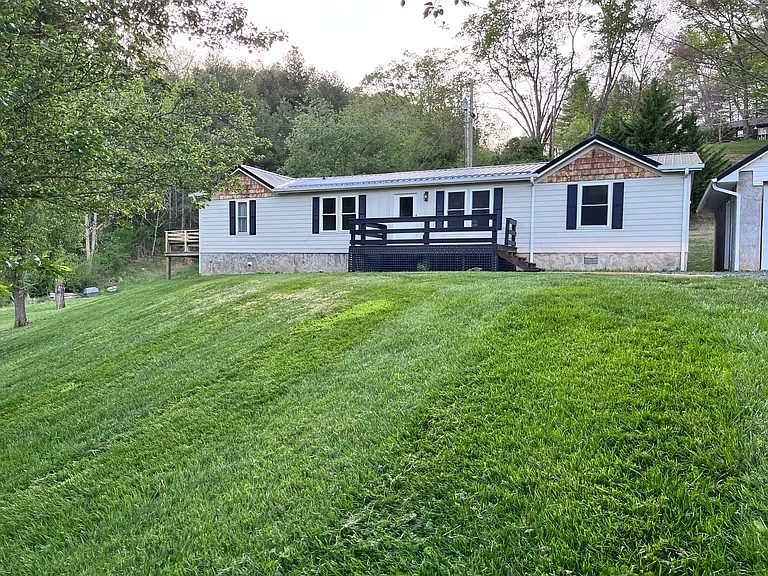 Crosswind Dr — Photo 11