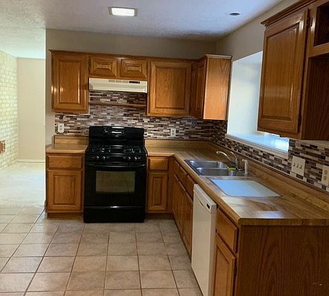 4th image of 907 Mayweather Ln