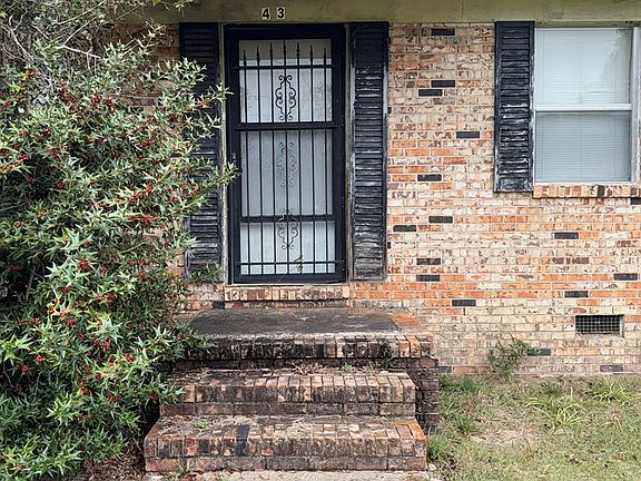 2nd image of 43 Robbinson St