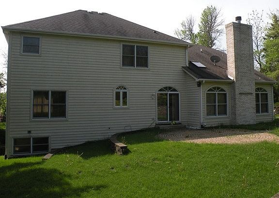 2nd image of 680 Castlewood Dr