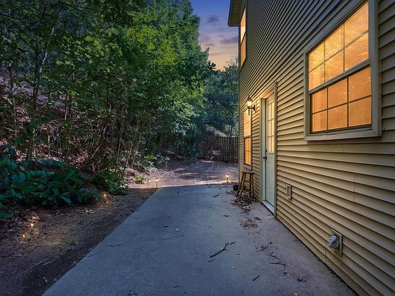 4th image of 1126 Oakview Cv