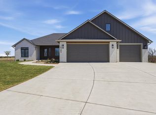 16705 W Hickory Cir, Goddard, KS 67052