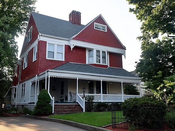2nd image of 1045 Ann St
