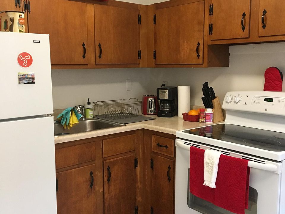 2nd image of 366 Park Rd APT B5