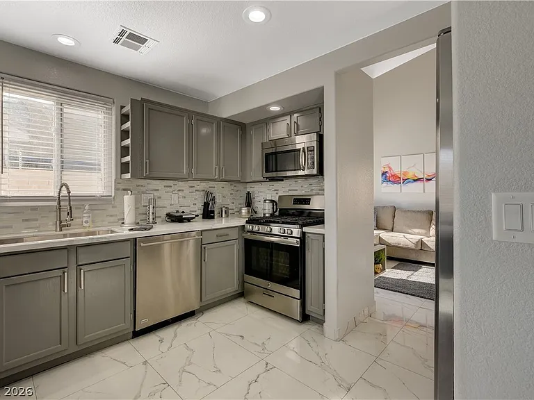 7301 Casa Solar Ct — Photo 8