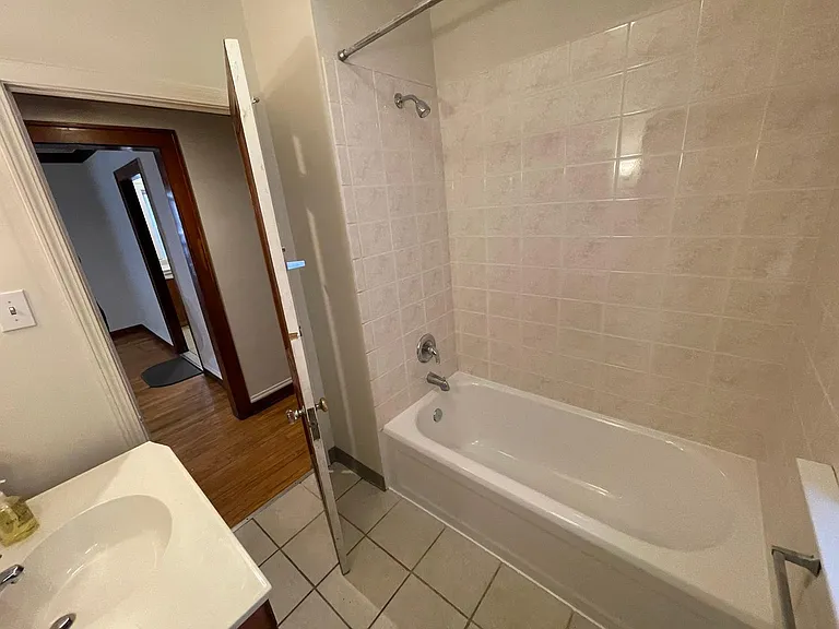 6428 S Langley Ave #2 — Photo 8
