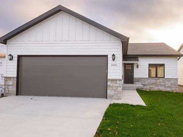 1440 Montana St, Superior, NE 68978