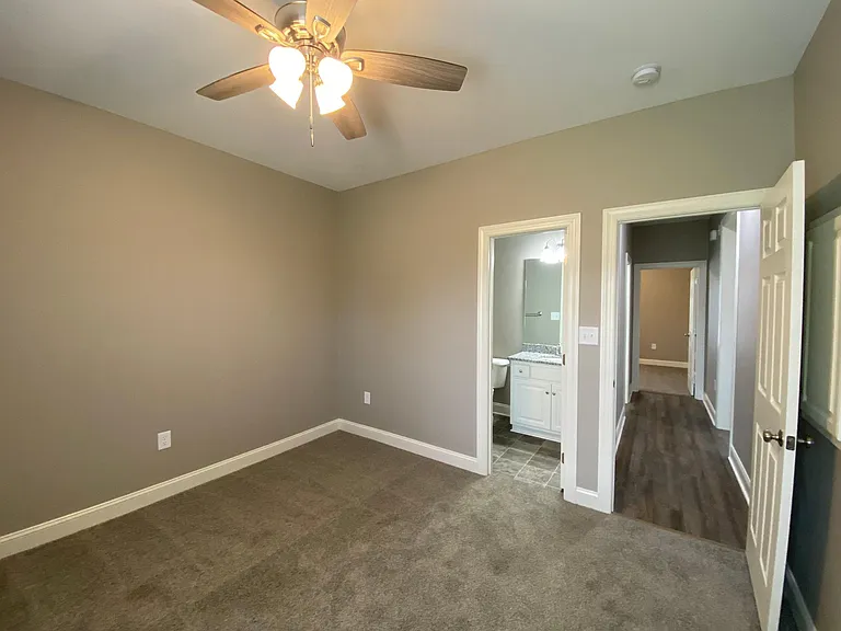 2833 Daisy Ln N #A — Photo 11