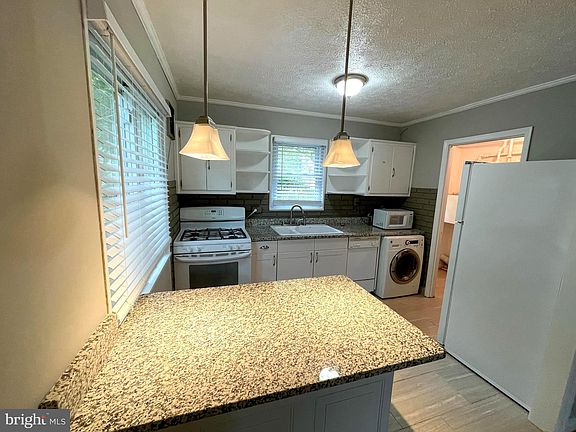 5th image of 5857 Blaine Dr