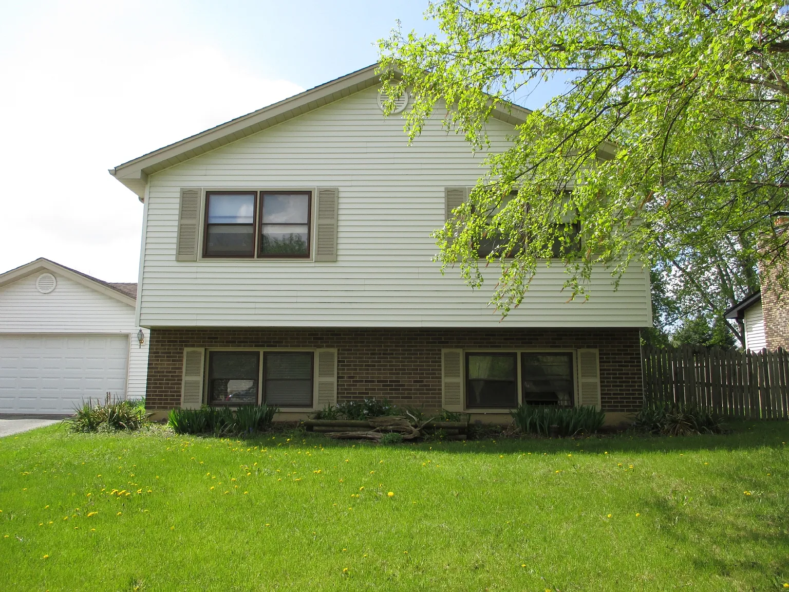 545 Pheasant Ridge Dr photo 1